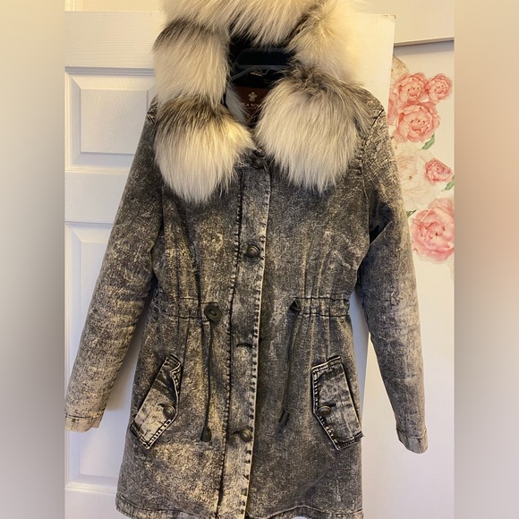 Real fur Parka - Picture 2 of 11